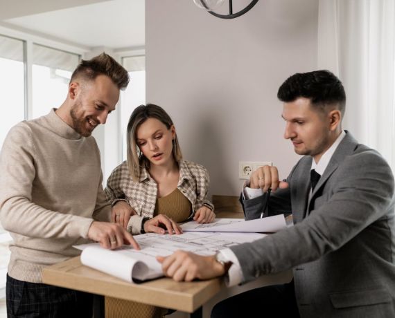 Proč a kdy zvolit realitní kancelář